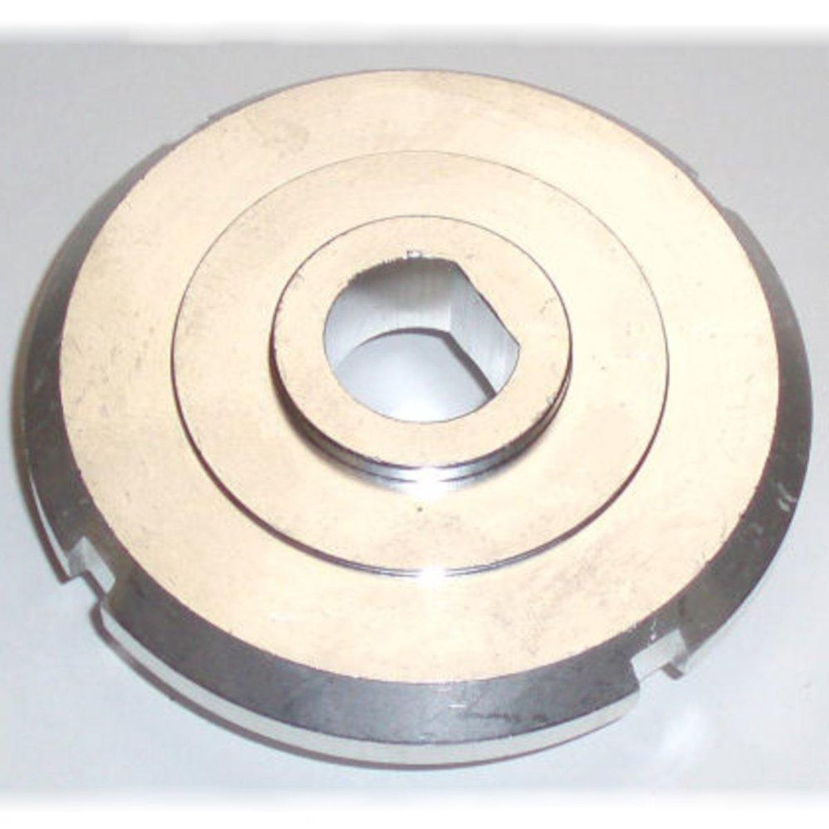 Øvre fjærskål for 57mm fjærer med D-hull, RS9604